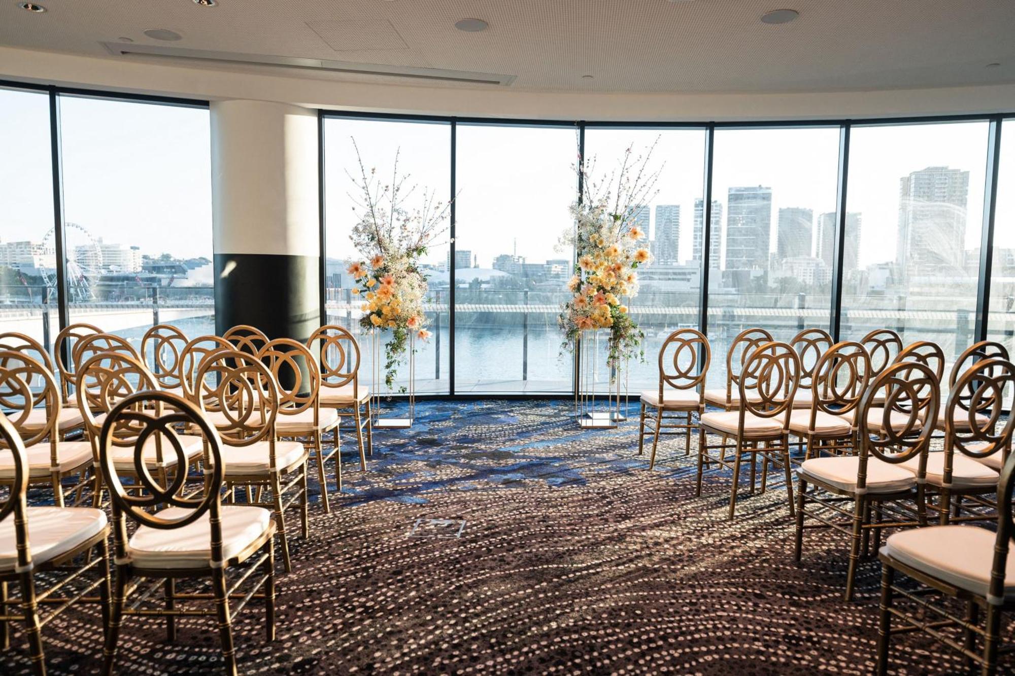 W Brisbane Hotel Exterior foto The Wedding Chapel